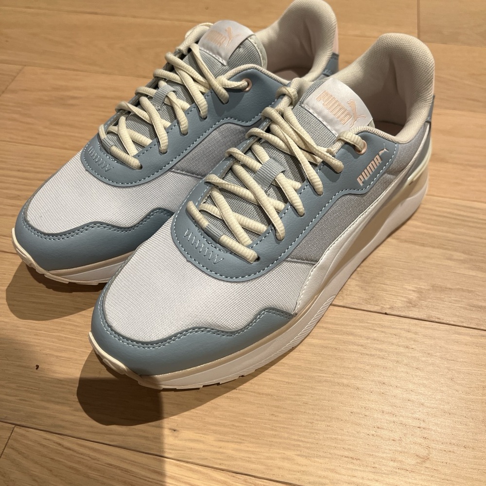 Women’s Puma Sneakers